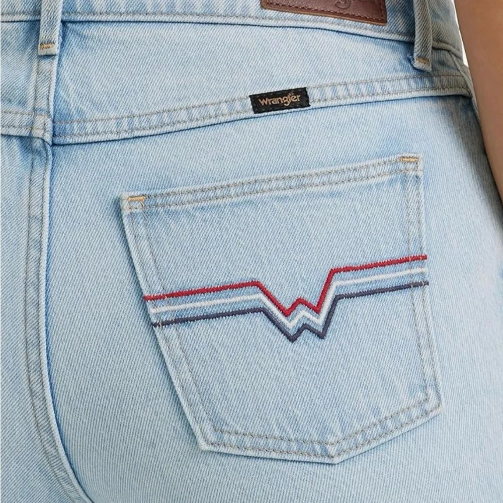 NWT! Wrangler Retro Y2K Light Wash High Rise Flared Curve-Hugging Jeans 4/27x34 - Picture 7 of 8